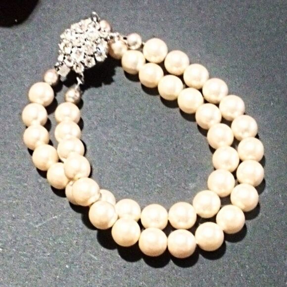 Vintage Double Row Faux Pearl Bracelet Rhinestone Cluster Slide Clasp 8.25" - Picture 2 of 5